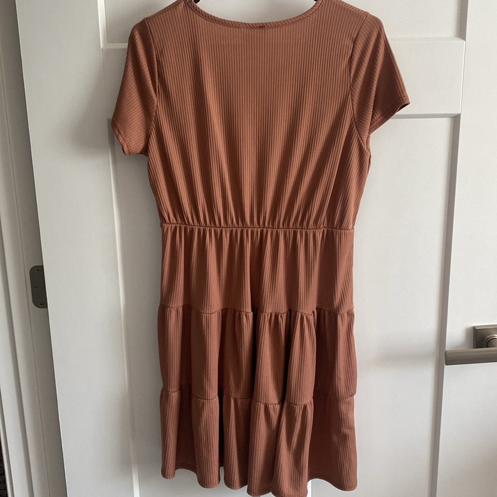 Olivia Rae Ribbed‎ Tiered Babydoll Dress Light brown/blush V-neck Women's L - Picture 4 of 5